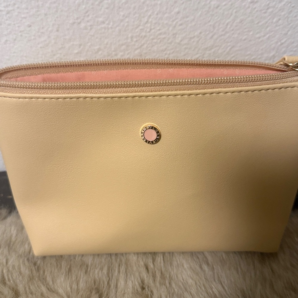 Bulgari Pale Yellow Leather Cosmetic Pouch with Gold Logo - Picture 2 of 5